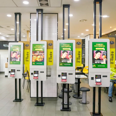 La pantalla táctil coloca orden del restaurante el ordenar de pago del pago y envío del quiosco del servicio del uno mismo de Digitaces